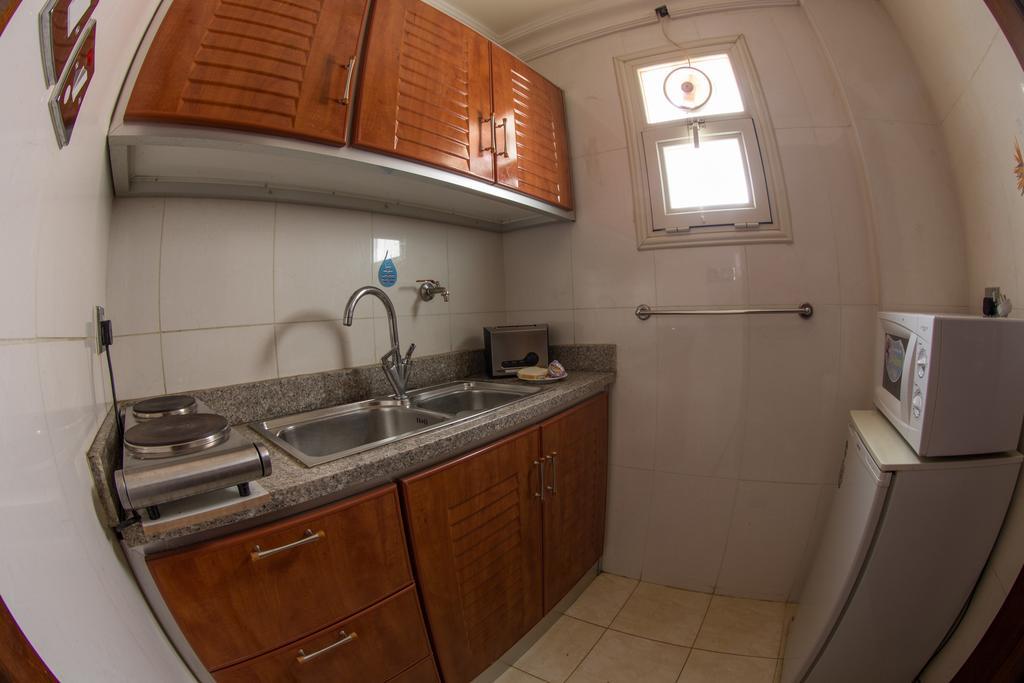 Sara Plaza (Adults Only) Aparthotel Kuwait City Bilik gambar