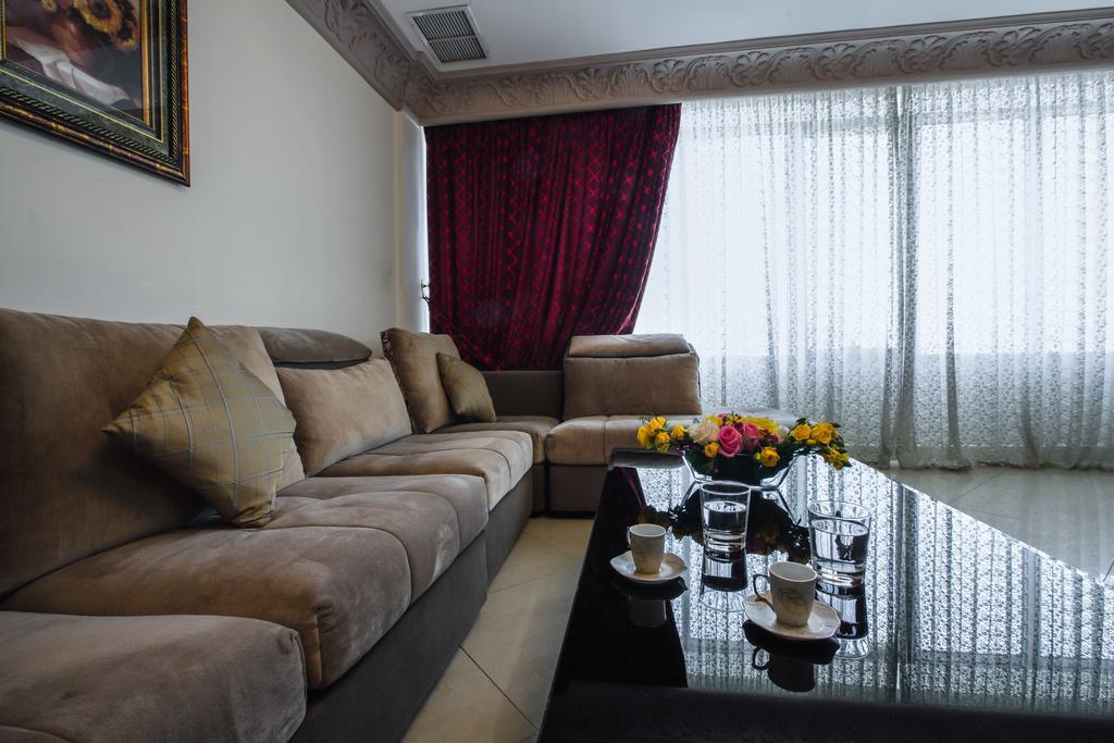 Sara Plaza (Adults Only) Aparthotel Kuwait City Luaran gambar